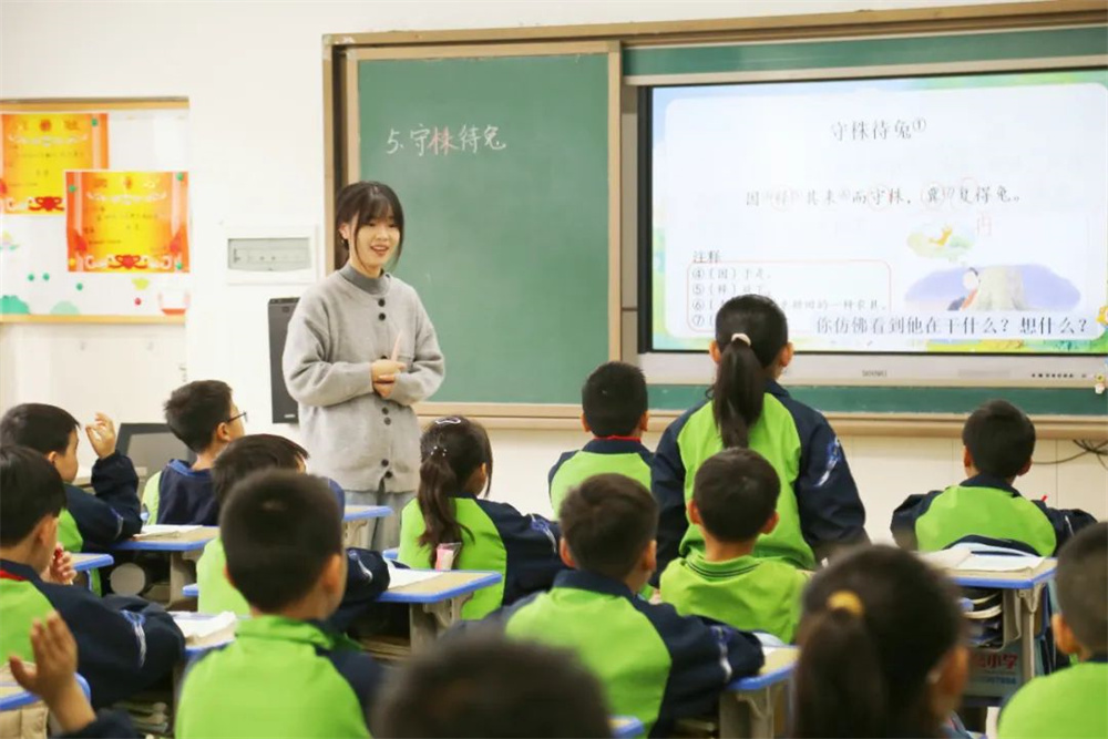 魅力课堂 竞技促成长——华岳小学2025年上学期语文课堂教学比武活动