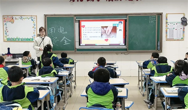 筑牢安全防线 护航学子成长——华岳小学安全教育工作稳步推进