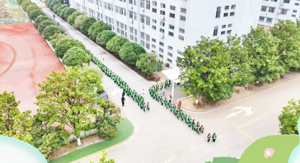 文明路队踏歌行 少年风采耀校园——华岳小学路队常规展评比赛